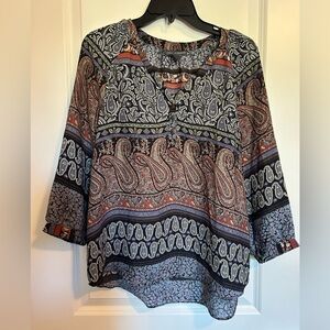 Boho colorful patterned flowy blouse